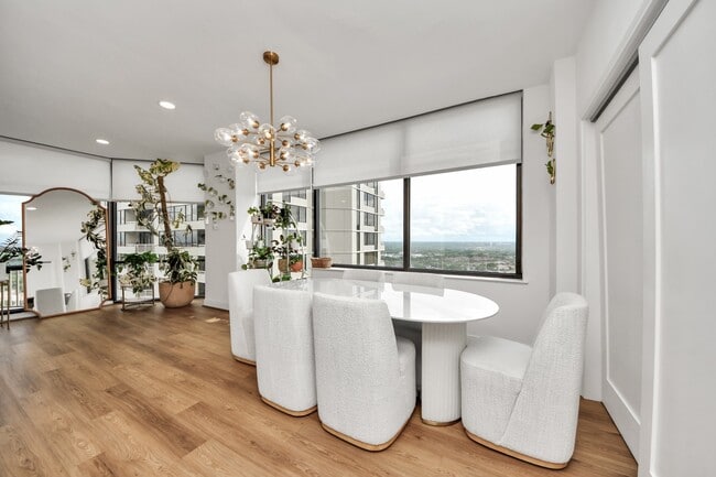 Building Photo - 14 Greenway Plz Unit 23P