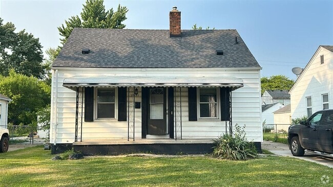 Building Photo - Beautiful 3 bedroom Bungalow with Garage Rental