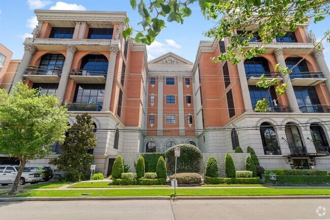 Building Photo - 1025 S Shepherd Dr Unit 306 Rental