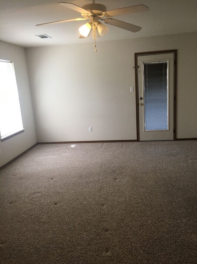 Photo - 1115 GRINNELL Cir Unit A