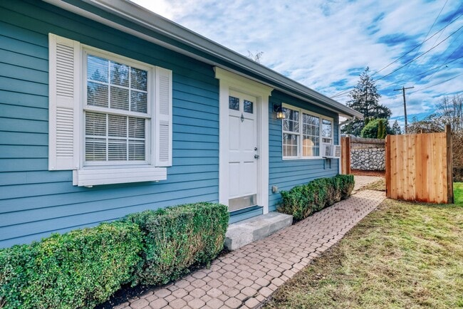 Photo - 1Bd/1Ba Mercer Island House