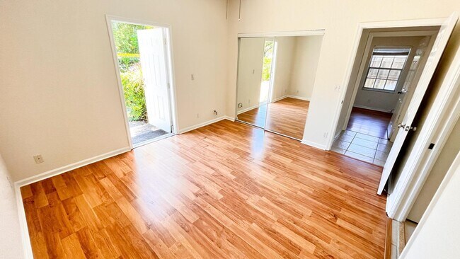 Photo - 1440 Hawthorne Pl