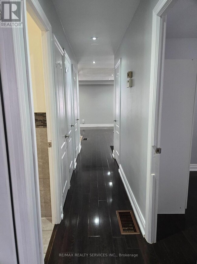 Photo - 59 Reigate Ave