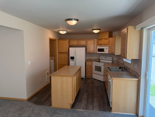 Photo - 3bd/2.25ba Maple Valley Home