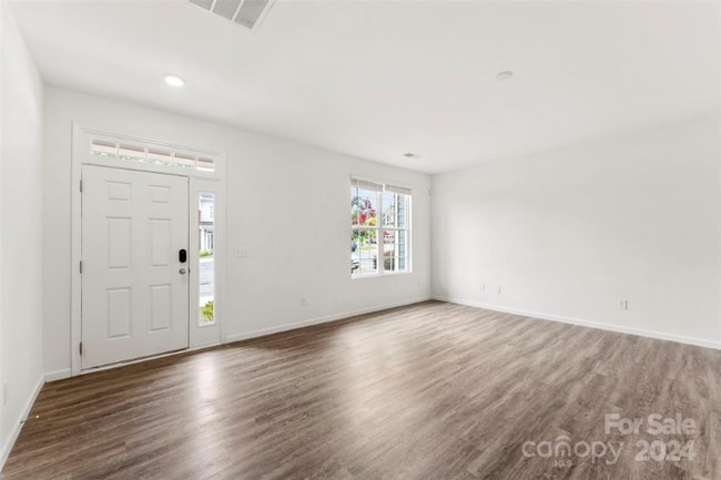Photo - 1030 Beatty Wds Dr