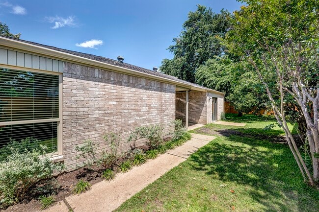Photo - 18506 Glen Briar Ln