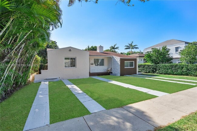 Photo - 2350 SW 26th St