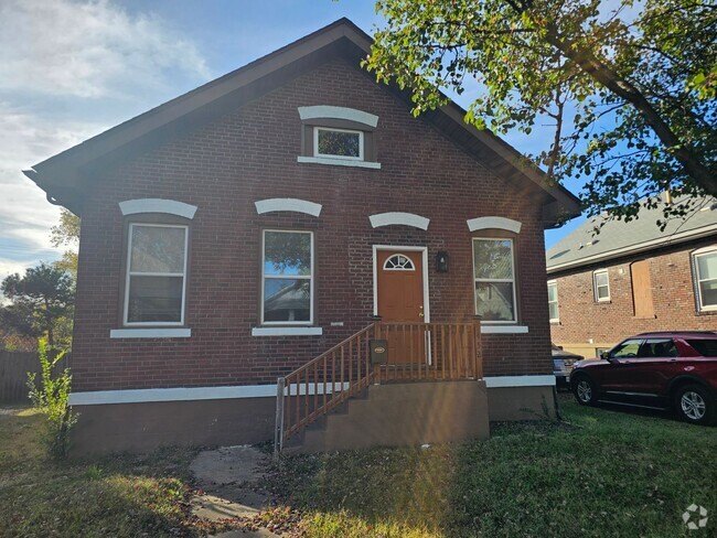 Building Photo - 452 N Whitelaw Ave Rental