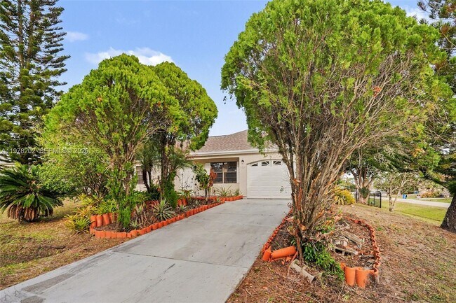 Photo - 901 Gannet Ave NW