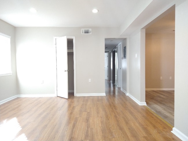 Photo - 6250 Bellaire Dr Unit 6250