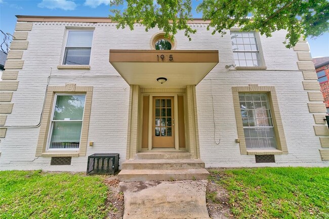 Building Photo - 1915 Binz St Unit 1