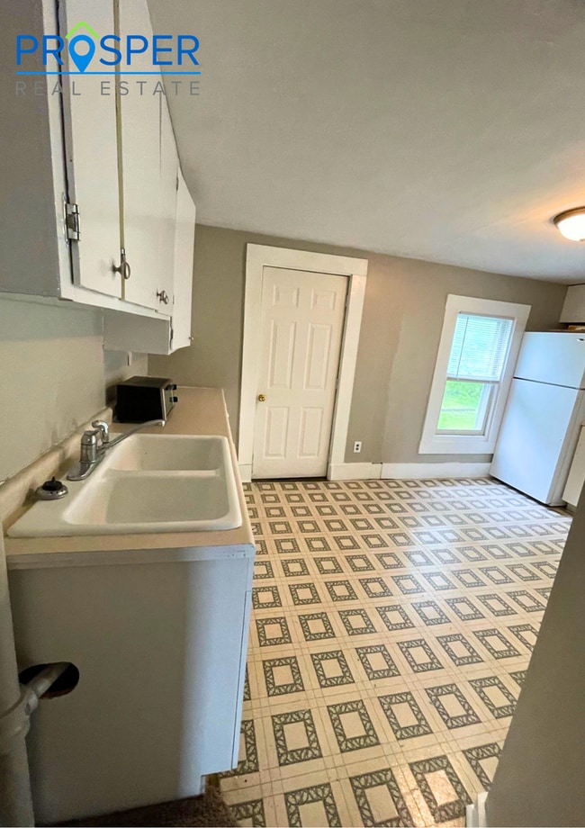 Photo - 826 Menomonie St Unit ME826.5 (Upper)