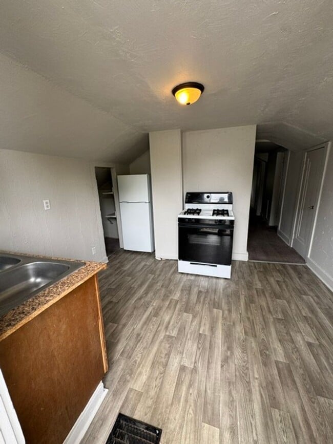Photo - 1018 Archer Ave Unit 1018 1/2 Archer