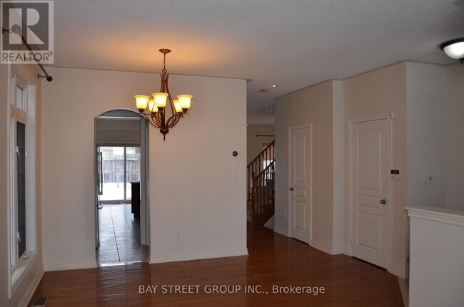 Photo - 27 Wilcliff Ct