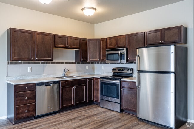 2 habitaciones, 2 baños y medio - Cocina - Jackson Heights Apartments & Townhomes