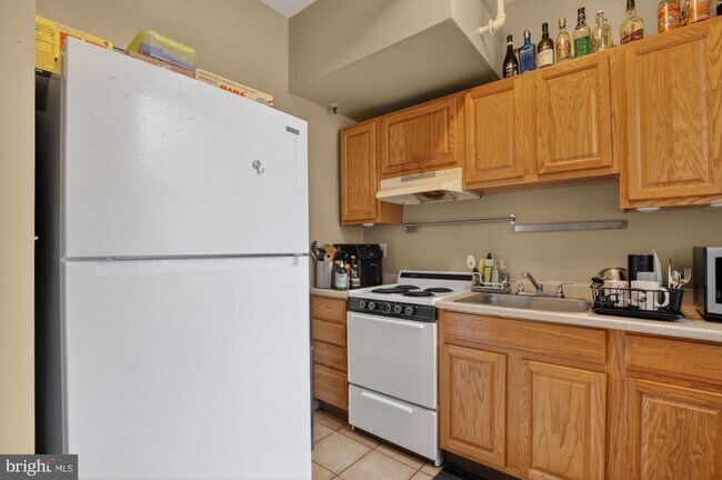 Photo - 1324 Locust St Unit 212