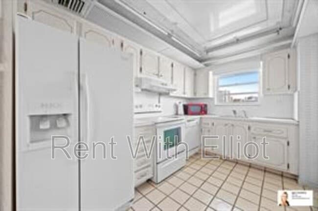 Photo - 137 Golden Isles Dr