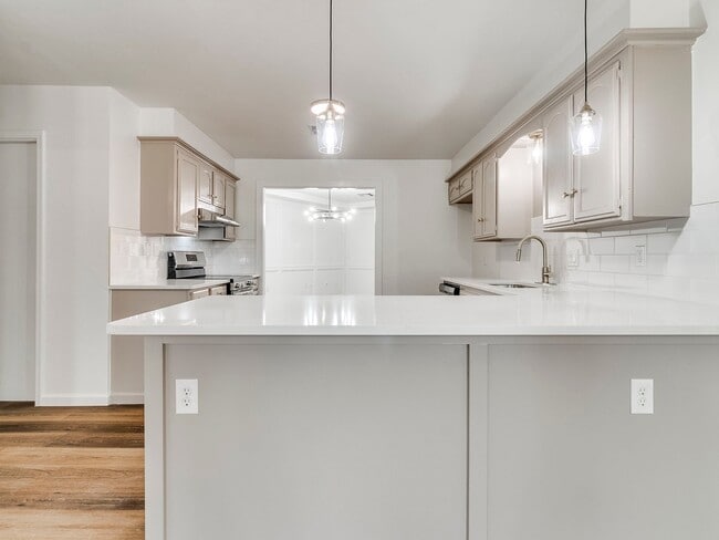 409 E Linden Ln