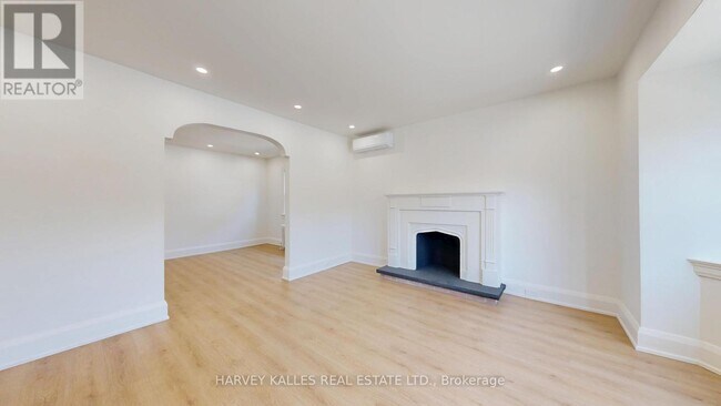 Photo - 1216 Avenue Rd Unit 1