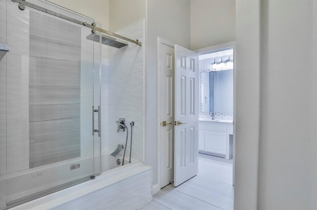 Photo - 6016 Wayne Ct