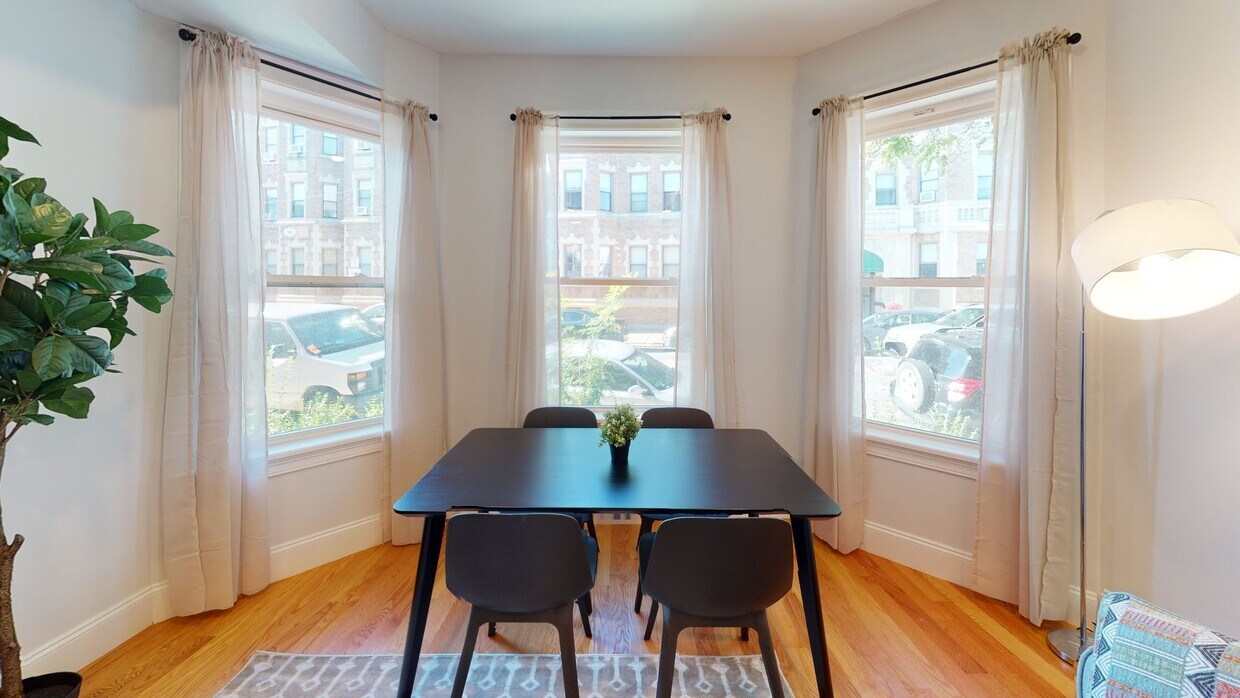 Photo - Private bedroom in 5 bed/2 bath Home