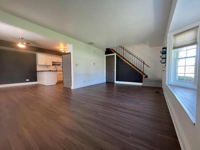 Photo - 211 E Oneida Ave