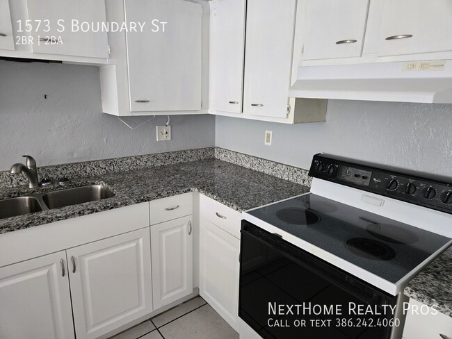 Photo - 1573 S Boundary St