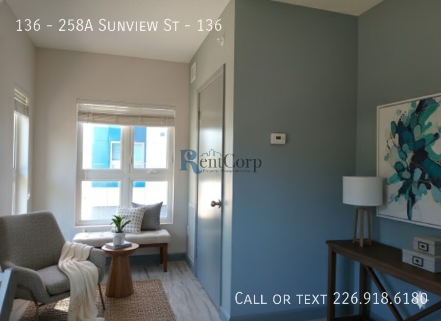 Photo - 258A-258A Sunview St