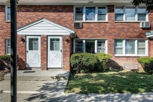 Building Photo - 2710 South Rd Unit F11 Rental