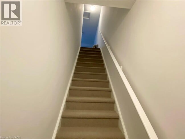 Photo - 205 W Oak Trl