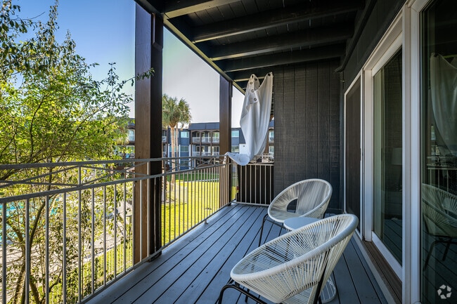 1BR, 1BA - 900SF