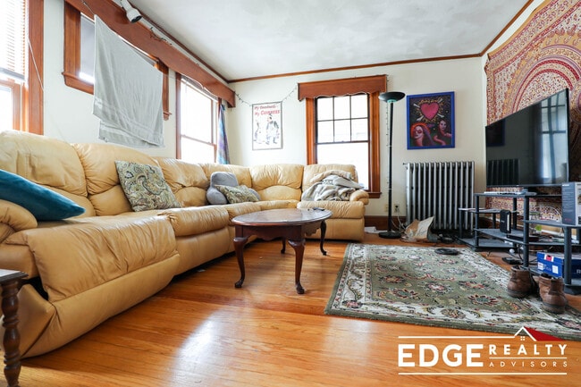 Building Photo - 22 Lyne Rd Unit 2