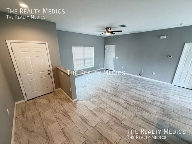 Photo - 494 Harrison St SW