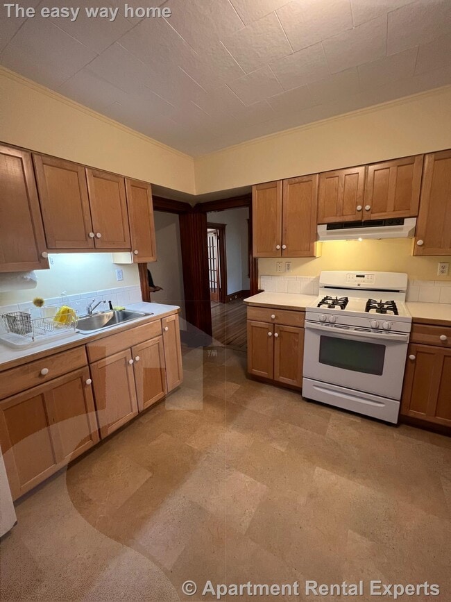 19-21 Gold Star Rd Unit #1