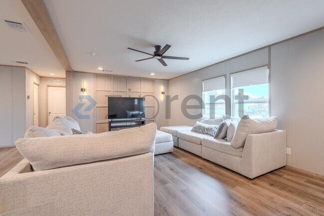 Photo - 1202 Longleaf Pne St