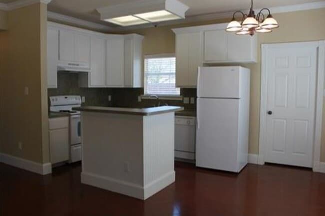 Photo - 3707 Holick Ln