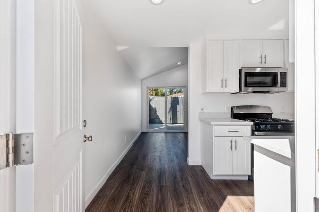 Photo - 6727 Bothwell Rd