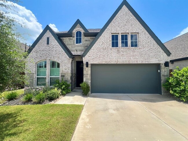 Photo - 111 Chinaberry Bnd