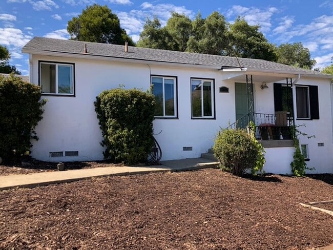 Building Photo - 1690 Phillips Ln