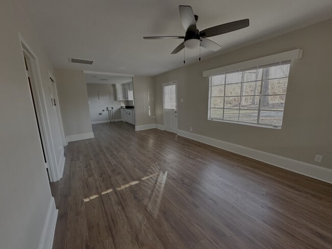 Photo - 3056 E Main St Ext