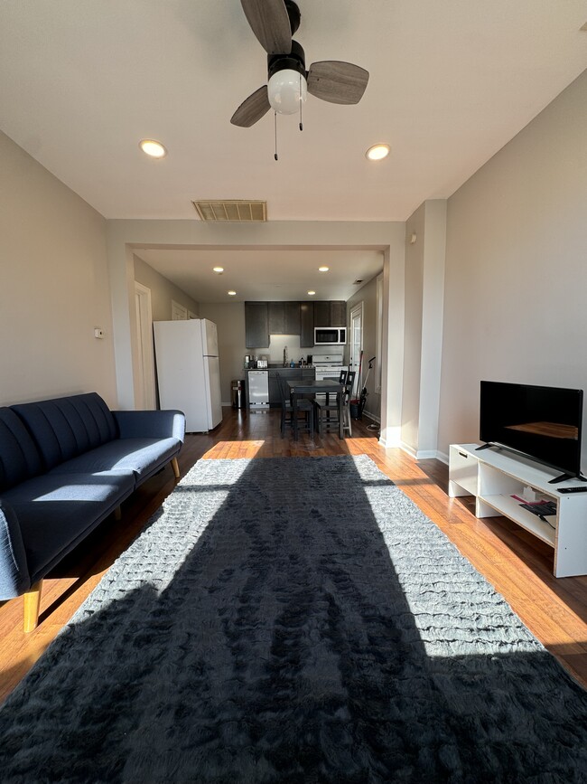 Photo - 1825 W 17th St Unit Furnished 2 BR Apt