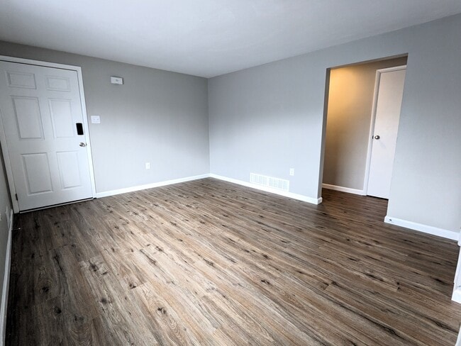 Kitchen to Livingroom - 164 Pointview Rd Unit 2nd Floor