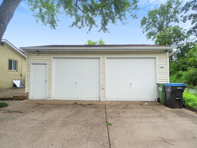 Photo - Cozy 4 Bed home in Lauderdale