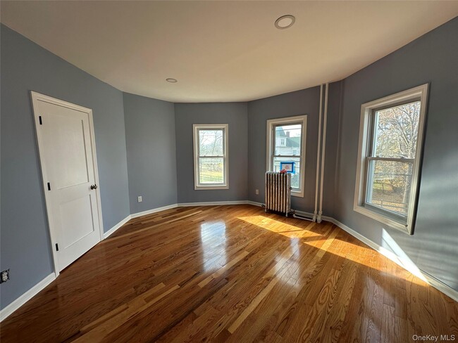 Building Photo - 65 New York Ave Unit # B