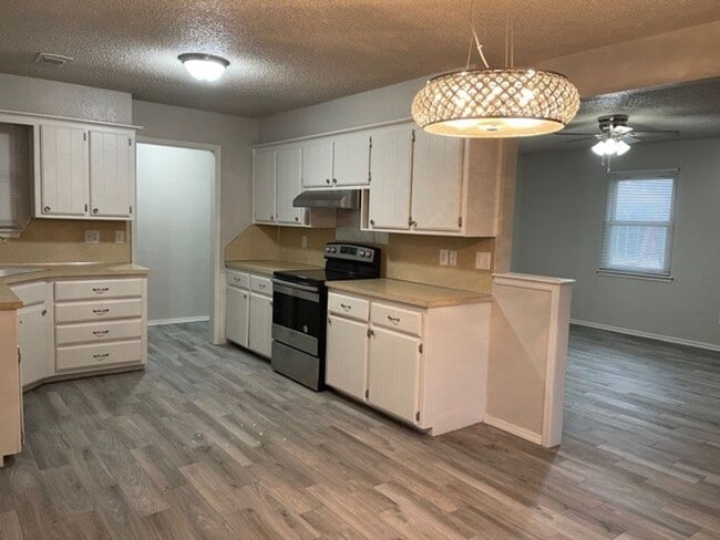 Photo - 3/2 - Moore Schools