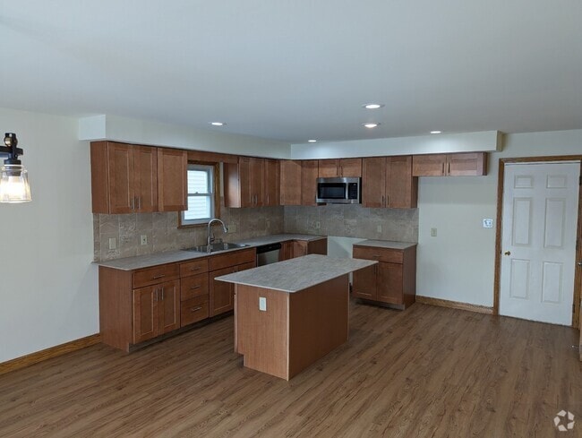 Building Photo - 99 Carla Ln Rental