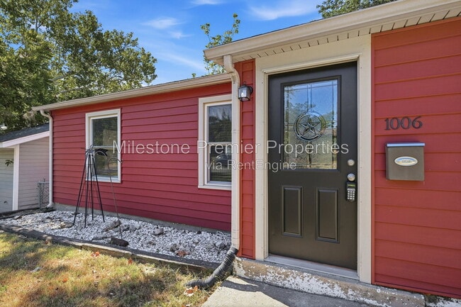 Photo - 1006 W Texas St