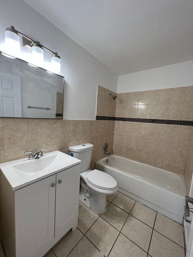 Photo - Apartments At Holly Dr Unit 512-2
