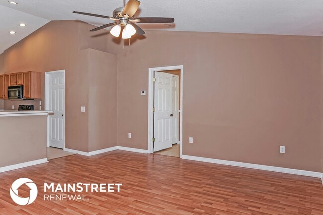 Photo - 225 Gordon Rd NW