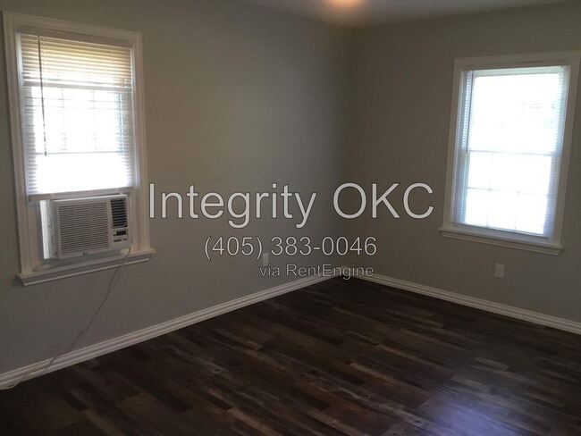 Photo - 305 Babb Dr